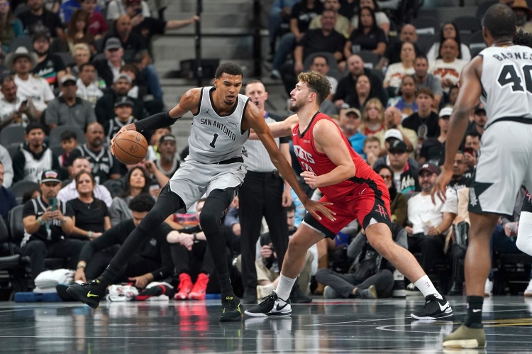 足球比分-文班昨天面对申京主防6中0没得分 申京面对文班主防3中3得7分