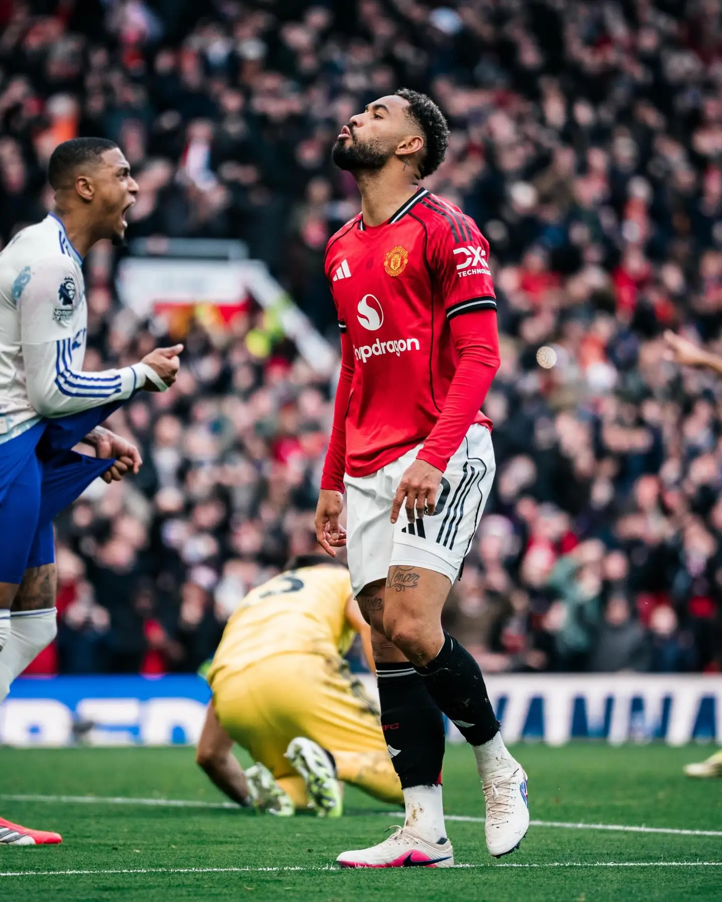 足球比分-打入一球，库尼亚赛后社媒：酷毙了，美丽的周日