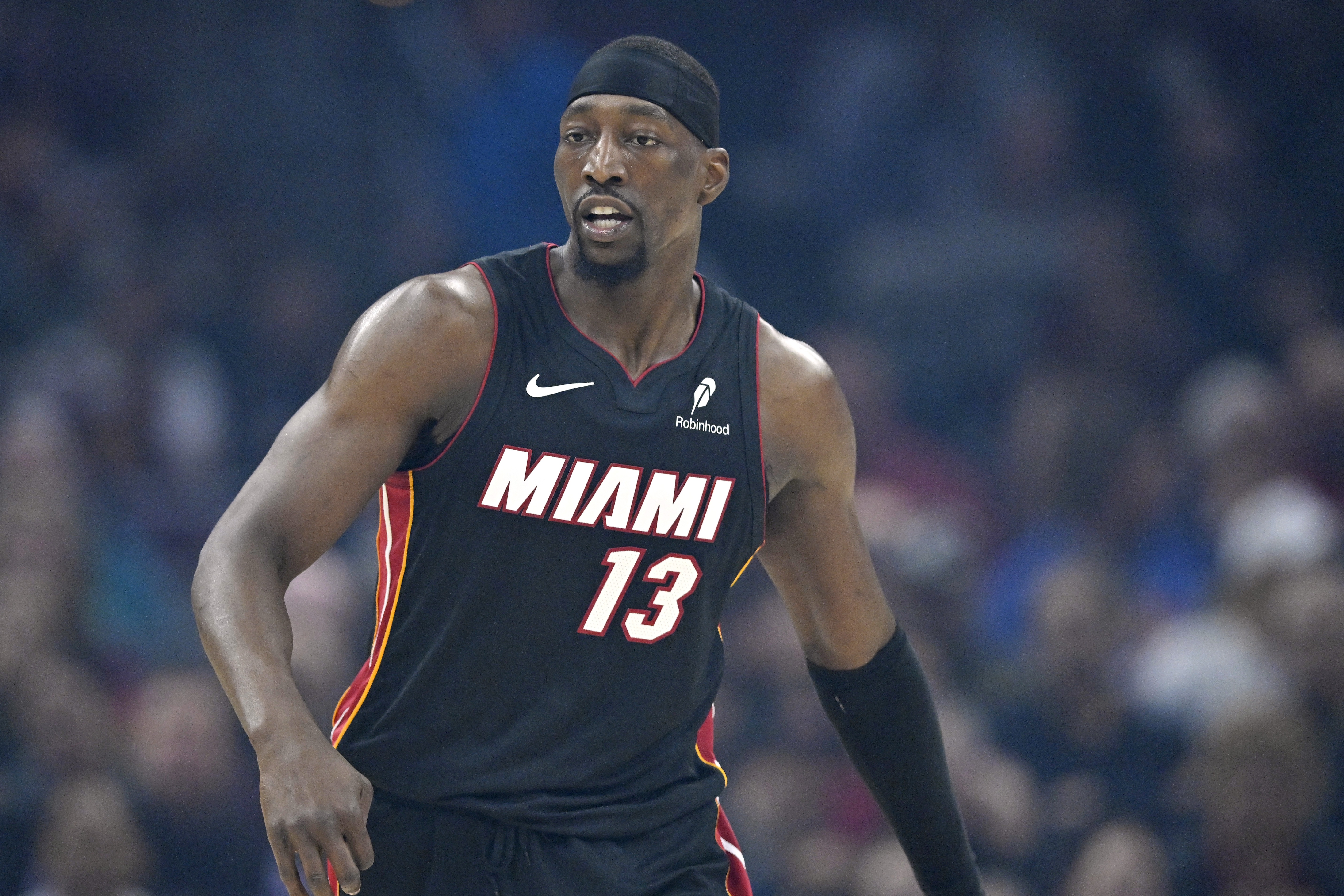 比分网-生涯首次！阿德巴约本赛季场均20+10 04-05赛季奥尼尔后队史首人